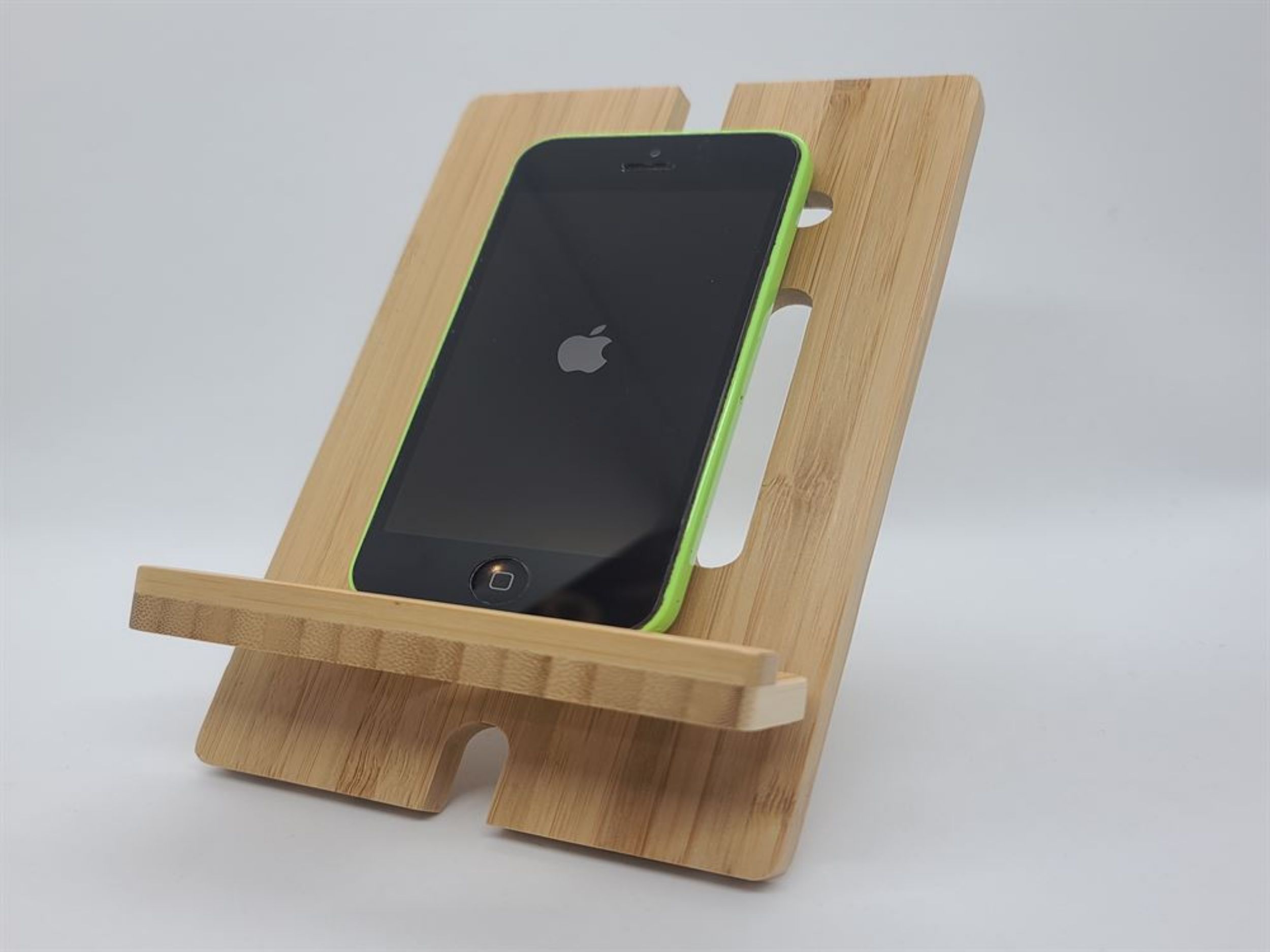 Picture of iPhone 5C - 16GB - Sleek and Compact Smartphone!